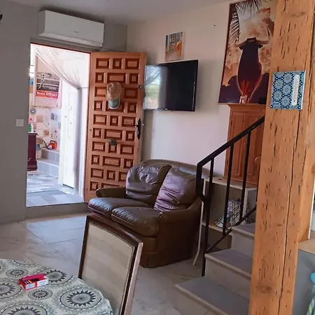 Holiday home Comfortable House With Sea View In + Garden