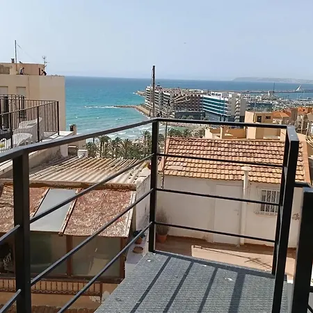 Holiday home Comfortable House With Sea View In + Garden