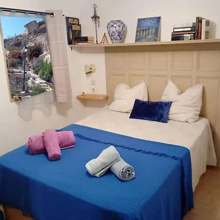Comfortable House With Sea View In + Garden Holiday home